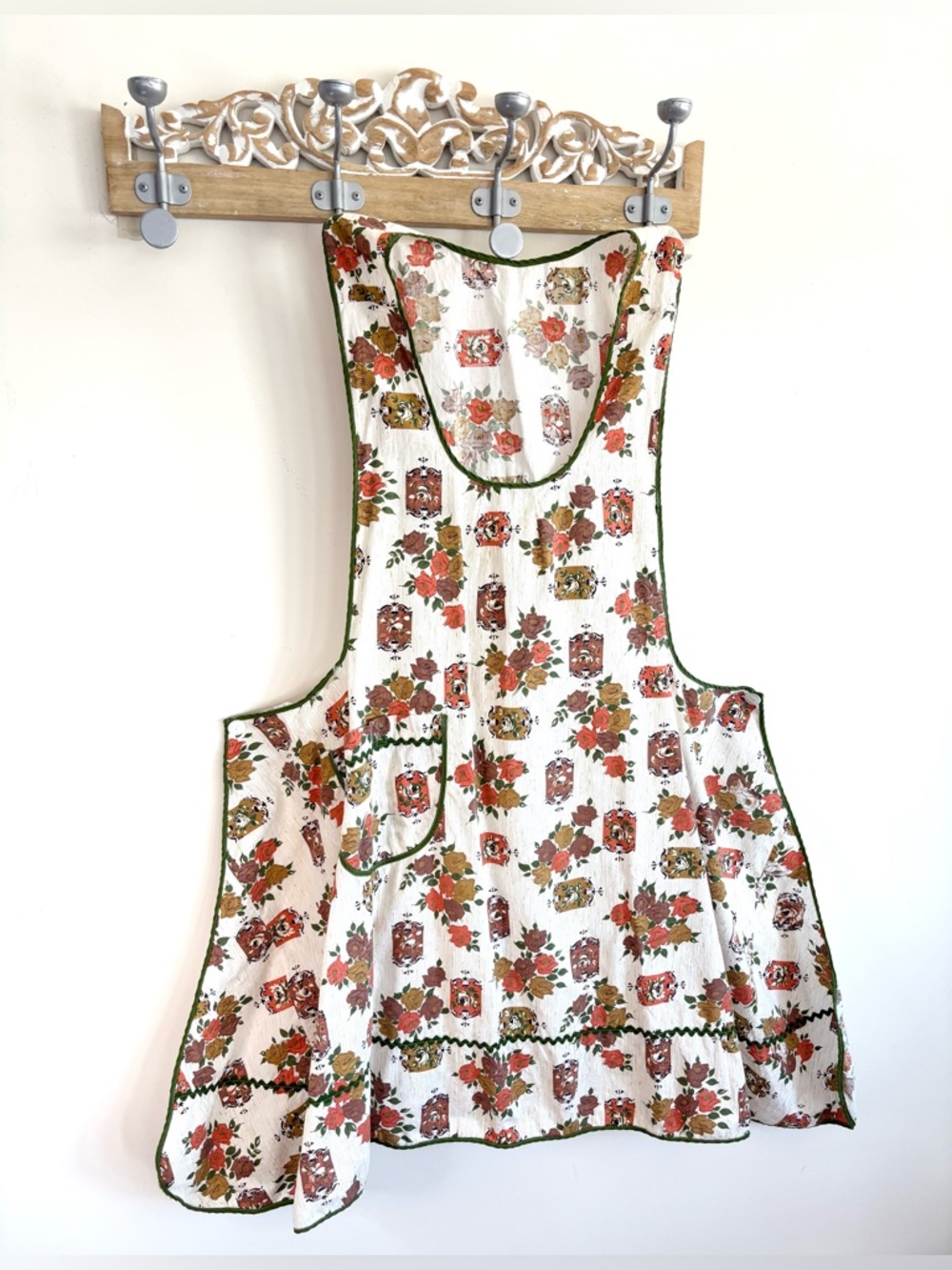 Vintage Handmade Full Apron Floral 1960s Print Over the Head Button Back